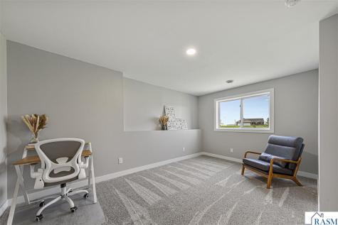 1966 Lexington Lane North Mankato MN 56003