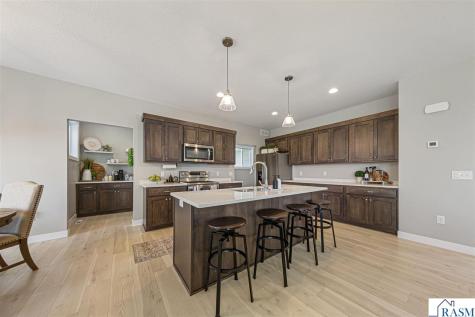 1966 Lexington Lane North Mankato MN 56003