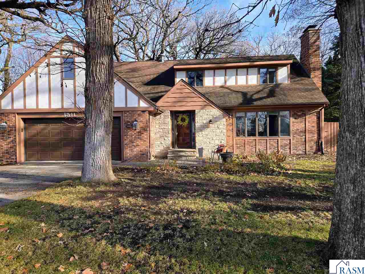 1511 Crestwood Lane New Ulm MN 56073