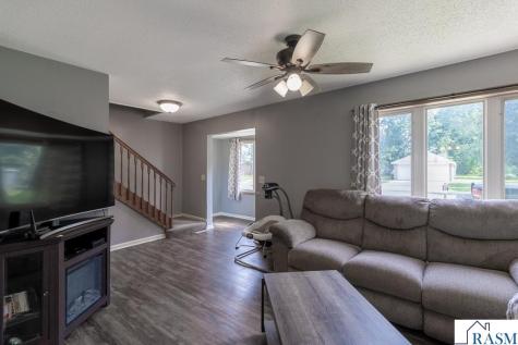 462 E Washington Street Le Center MN 56057