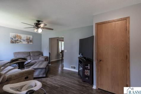 462 E Washington Street Le Center MN 56057