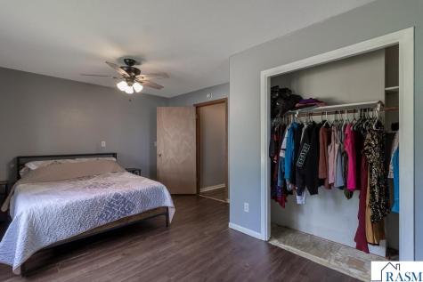 462 E Washington Street Le Center MN 56057
