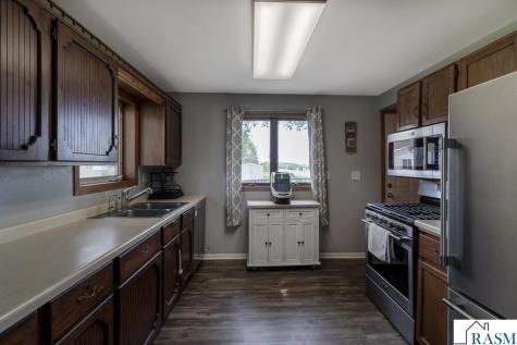 462 E Washington Street Le Center MN 56057