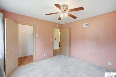 1027 Sioux Avenue Fairmont MN 56031