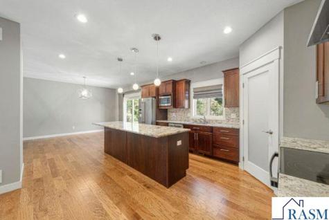 317 Oak Marsh Drive Mankato MN 56001