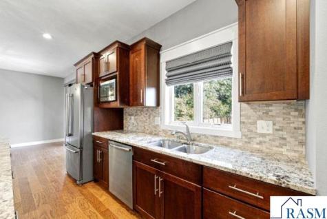 317 Oak Marsh Drive Mankato MN 56001