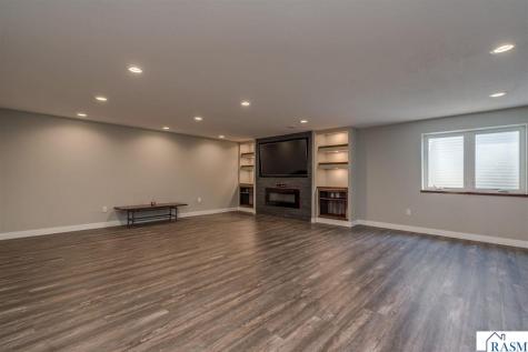 705 Maple Lane Eagle Lake MN 56024