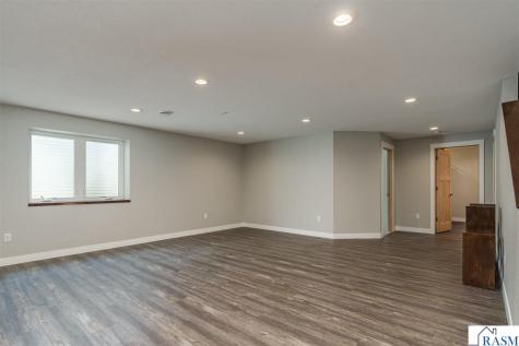 705 Maple Lane Eagle Lake MN 56024