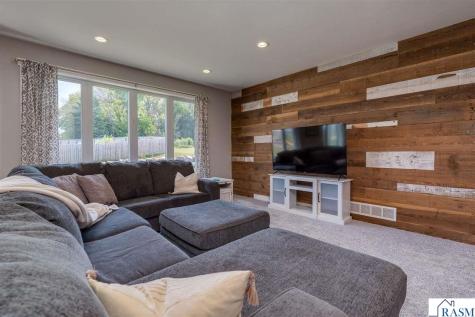 705 Maple Lane Eagle Lake MN 56024