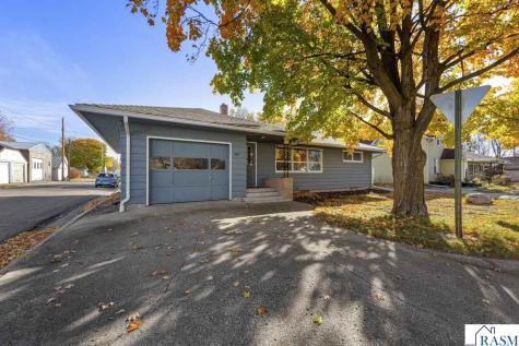 1043 Chase Avenue Gibbon MN 55334