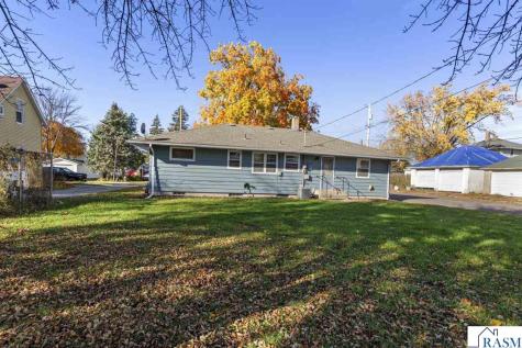 1043 Chase Avenue Gibbon MN 55334