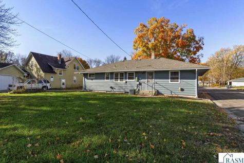 1043 Chase Avenue Gibbon MN 55334