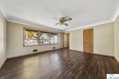 1043 Chase Avenue Gibbon MN 55334