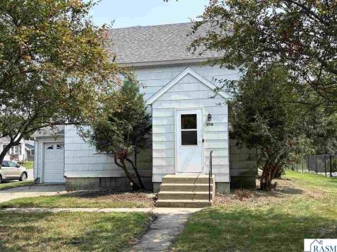 201 Main St So Winthrop MN 55396
