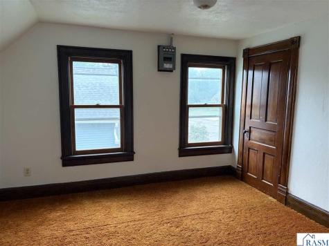 201 Main St So Winthrop MN 55396
