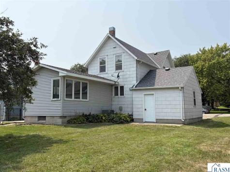 201 Main St So Winthrop MN 55396