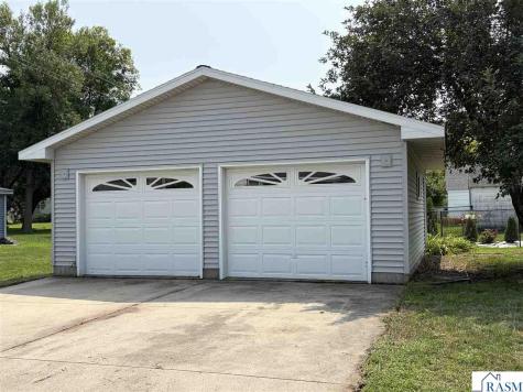 201 Main St So Winthrop MN 55396