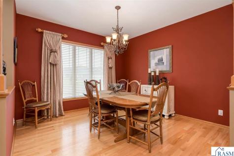 117 Grovebrook Drive Mankato MN 56001