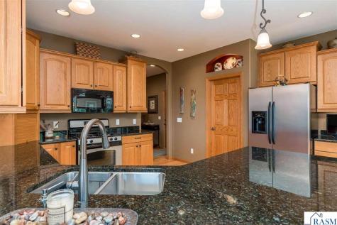 117 Grovebrook Drive Mankato MN 56001