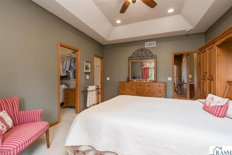 117 Grovebrook Drive Mankato MN 56001