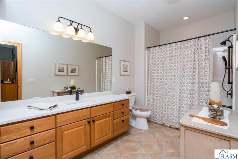 117 Grovebrook Drive Mankato MN 56001