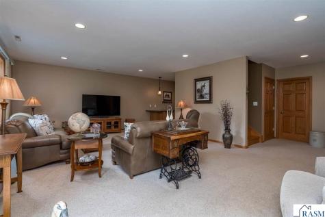 117 Grovebrook Drive Mankato MN 56001