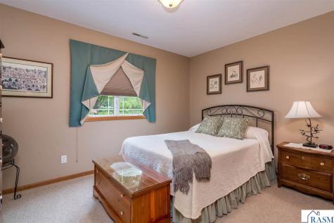 117 Grovebrook Drive Mankato MN 56001