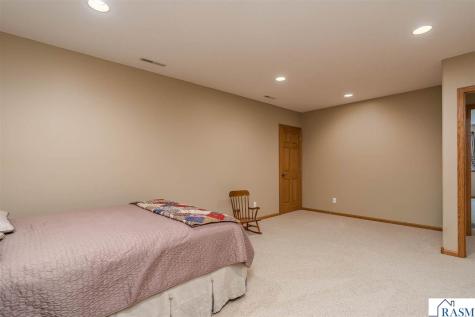 117 Grovebrook Drive Mankato MN 56001