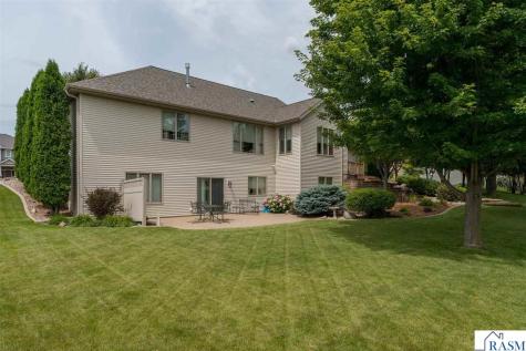 117 Grovebrook Drive Mankato MN 56001