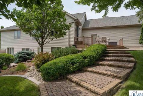 117 Grovebrook Drive Mankato MN 56001