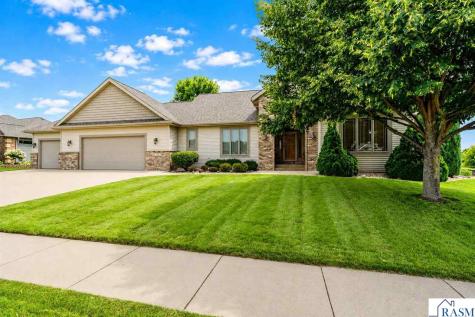 117 Grovebrook Drive Mankato MN 56001