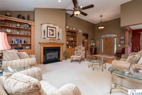 117 Grovebrook Drive Mankato MN 56001