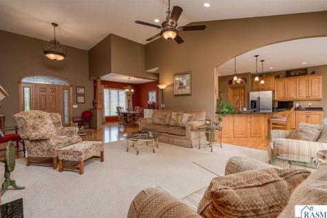 117 Grovebrook Drive Mankato MN 56001