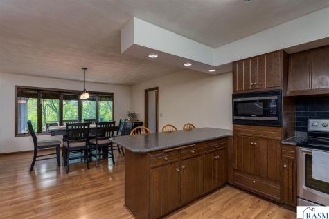 23 Holiday Court North Mankato MN 56063