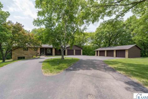23 Holiday Court North Mankato MN 56063