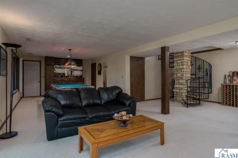 23 Holiday Court North Mankato MN 56063