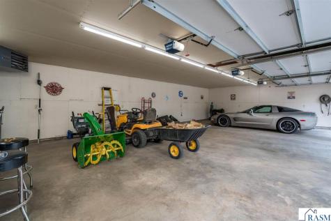 23 Holiday Court North Mankato MN 56063