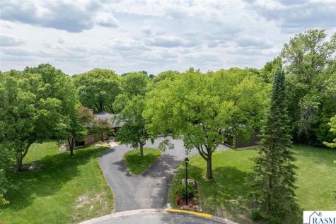 23 Holiday Court North Mankato MN 56063