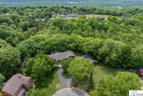 23 Holiday Court North Mankato MN 56063