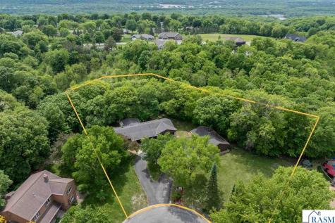 23 Holiday Court North Mankato MN 56063