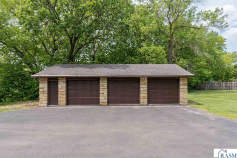 23 Holiday Court North Mankato MN 56063