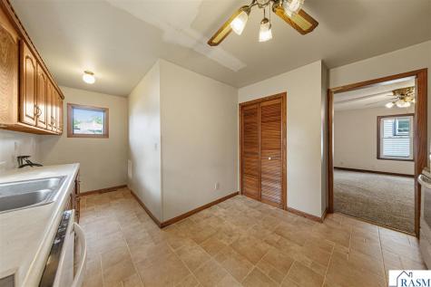 1526 N 4th Street Mankato MN 56001-3210