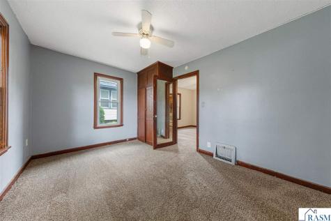 1526 N 4th Street Mankato MN 56001-3210