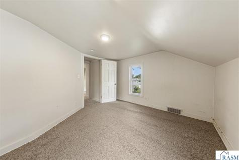 1526 N 4th Street Mankato MN 56001-3210