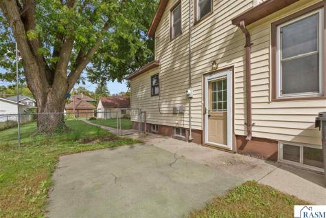 1526 N 4th Street Mankato MN 56001-3210