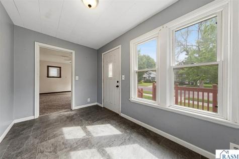 1526 N 4th Street Mankato MN 56001-3210