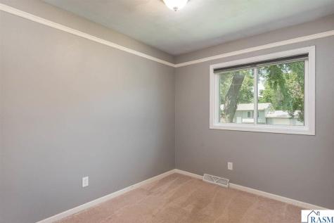 211 Holly Lane Janesville MN 56048