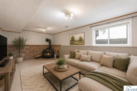 211 Holly Lane Janesville MN 56048