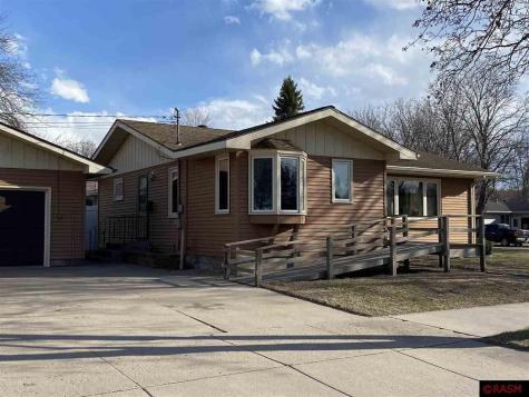 1326 Jefferson Street North New Ulm MN 56073