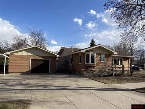 1326 Jefferson Street North New Ulm MN 56073